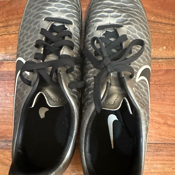 Nike Youth Magista Soccer Cleat Size 7 - Picture 6 of 7